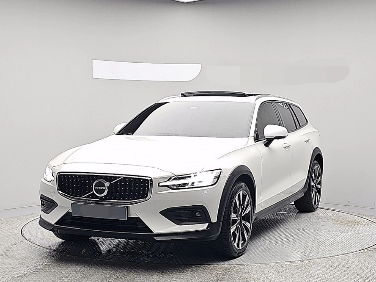 VOLVO V60 CROSS COUNTRY