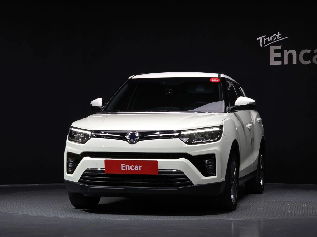 SSANGYONG TIVOLI VERY NEW