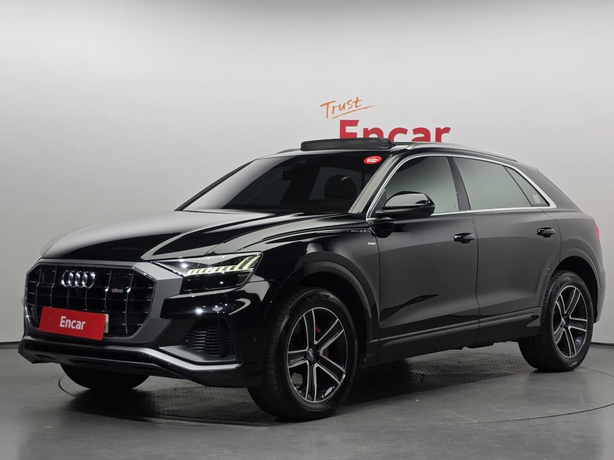 AUDI Q8 4M  2021