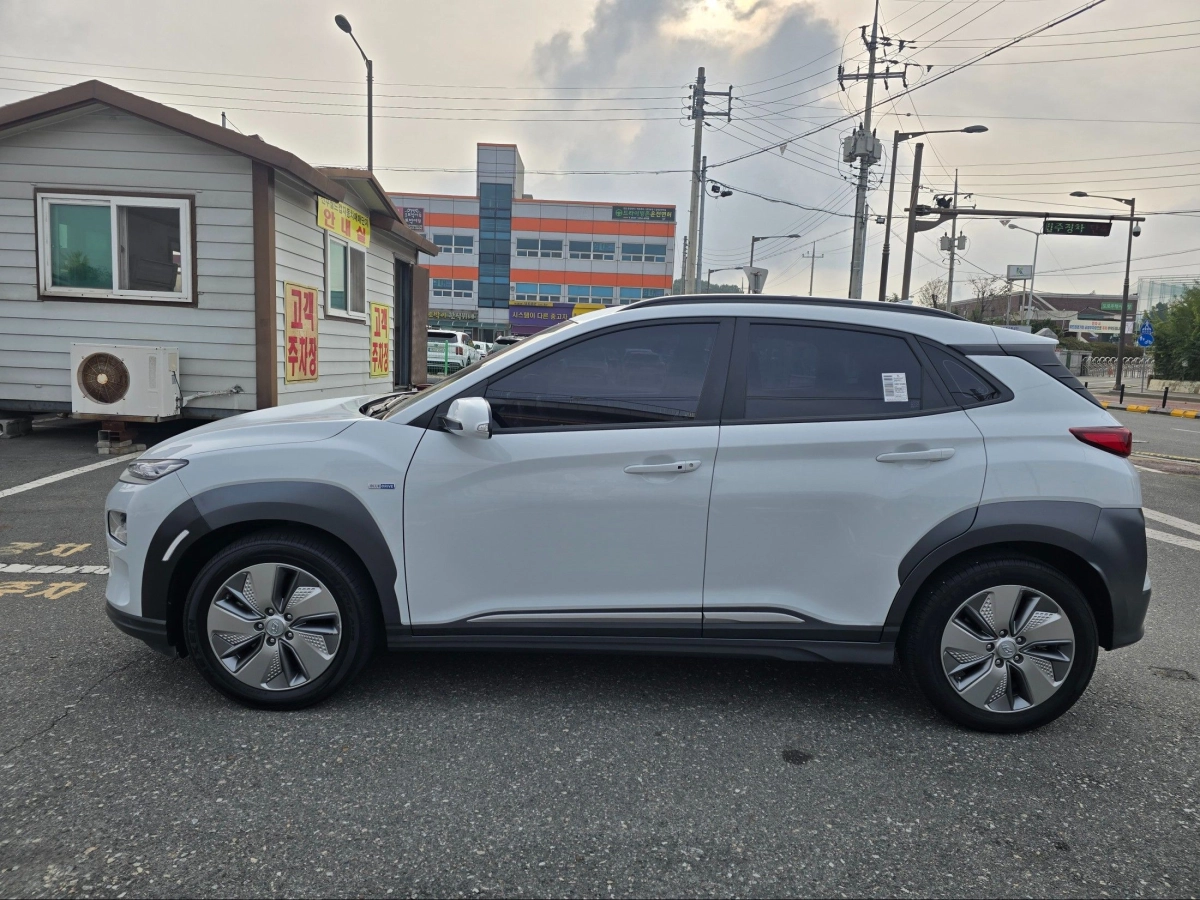 HYUNDAI KONA ELECTRIC