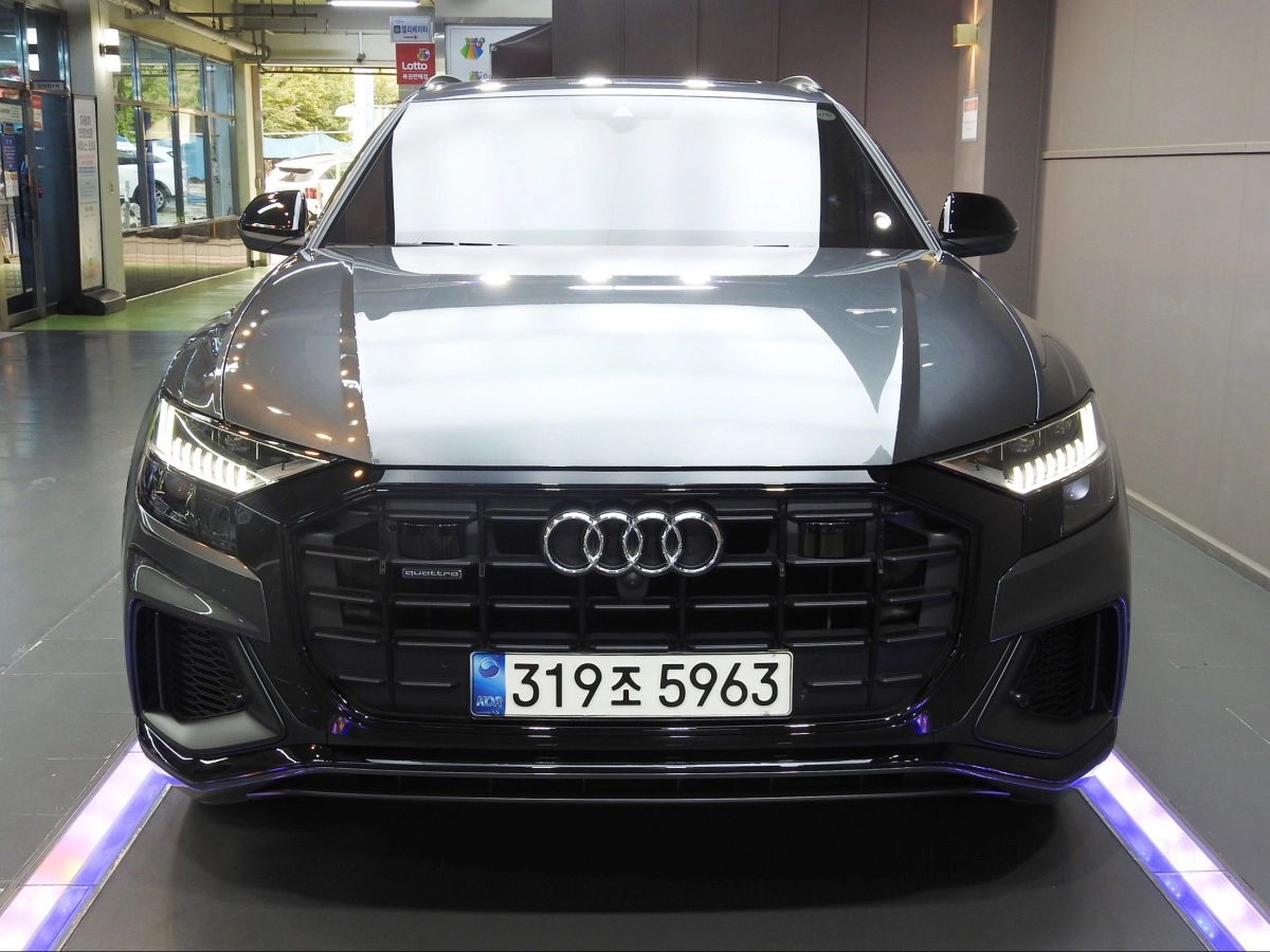 AUDI Q8 4M