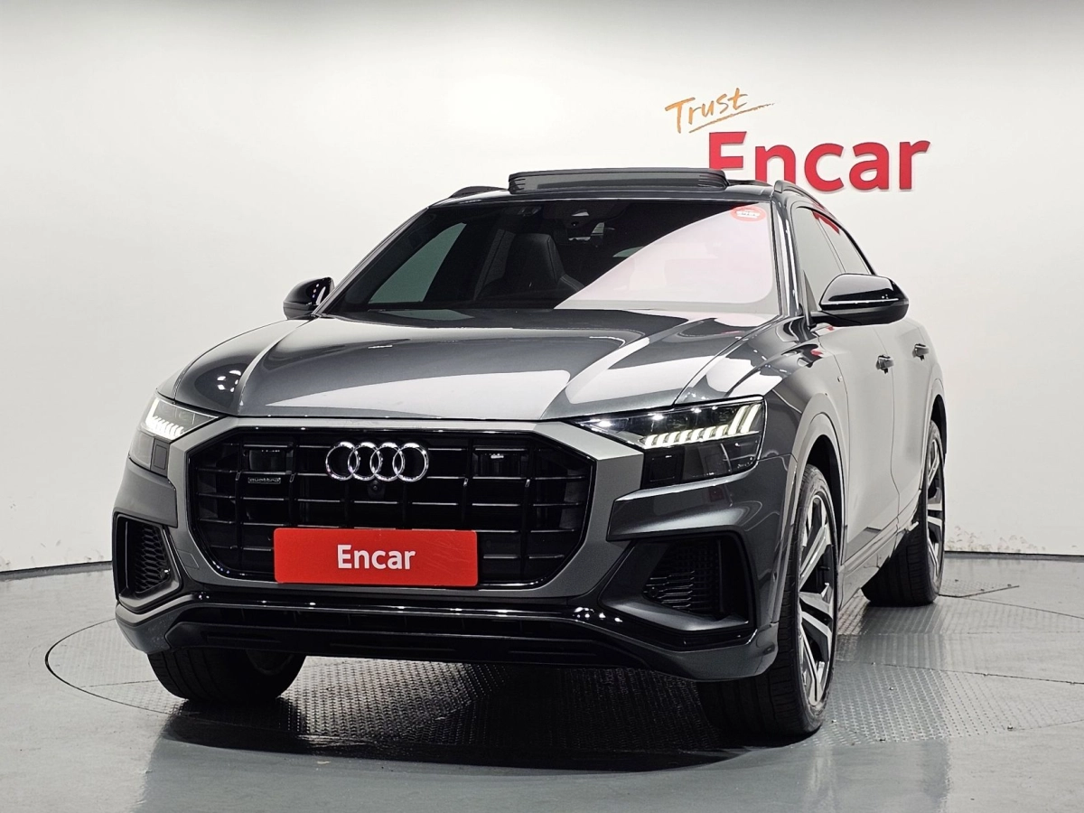 AUDI Q8 4M