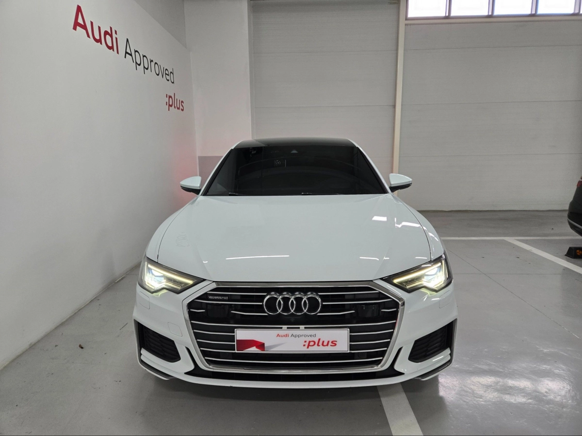 AUDI A6 C8