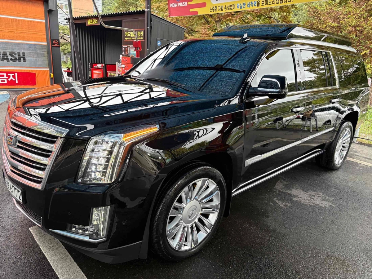 CADILLAC ESCALADE