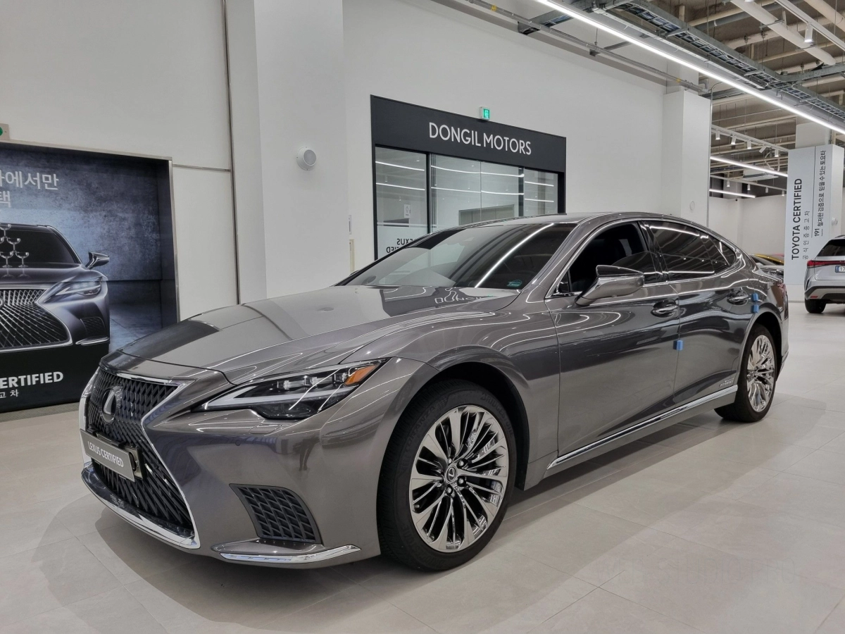 LEXUS LS500H  2022