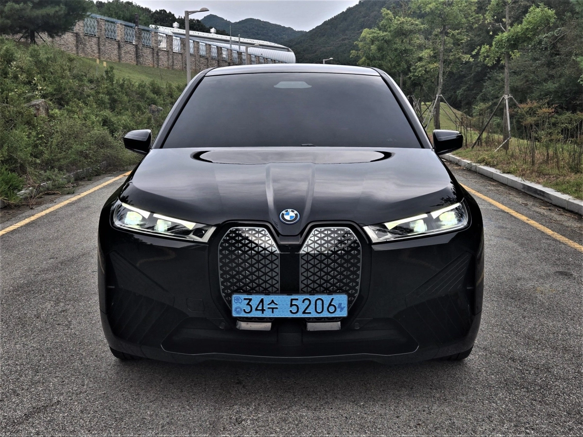 BMW IX