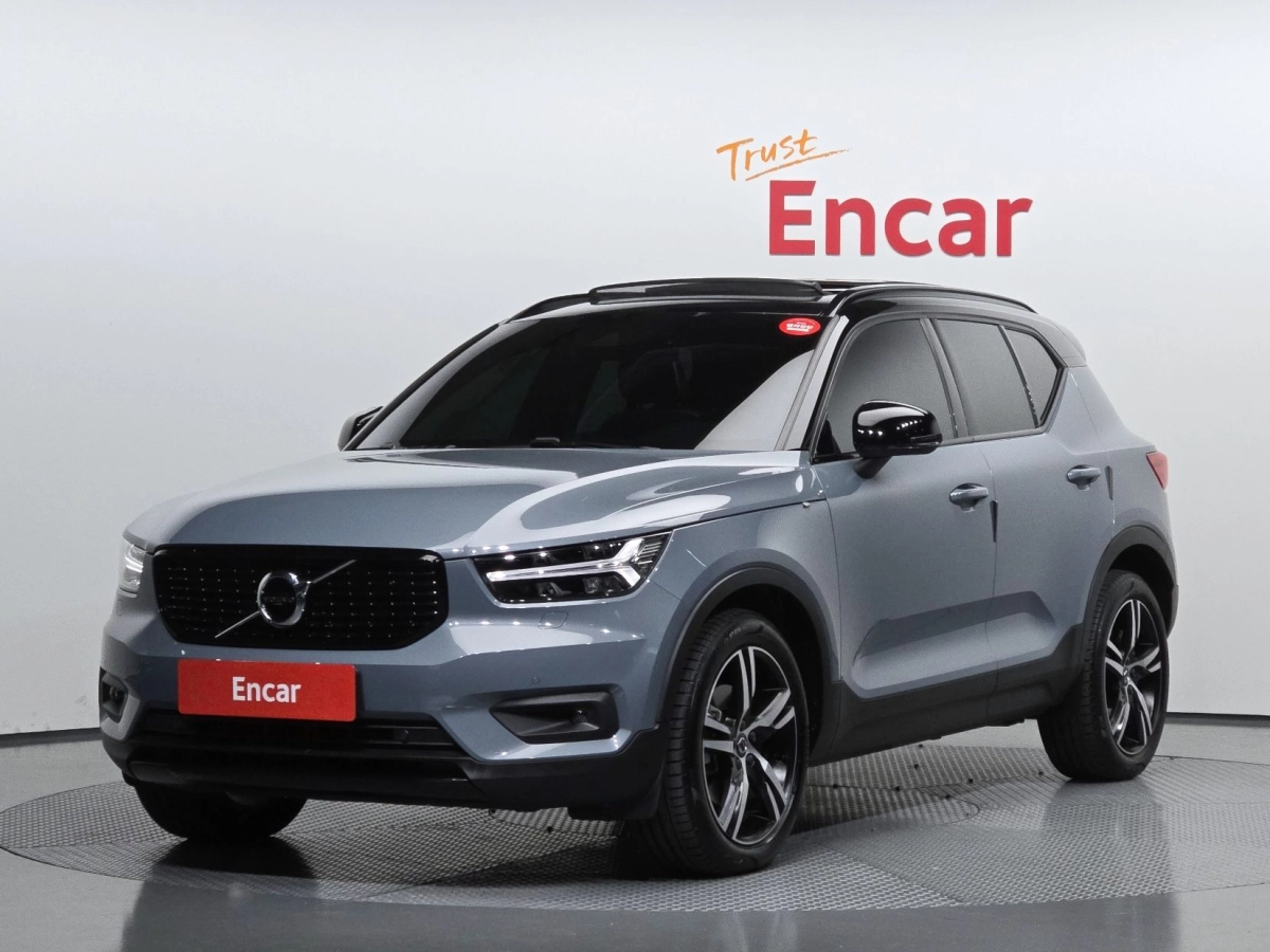 VOLVO XC40  2021