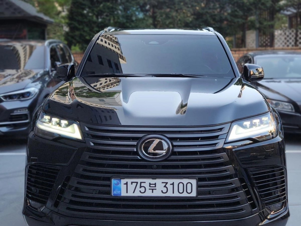 LEXUS LX