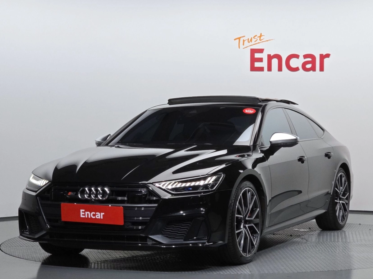 AUDI S7 4K  2021