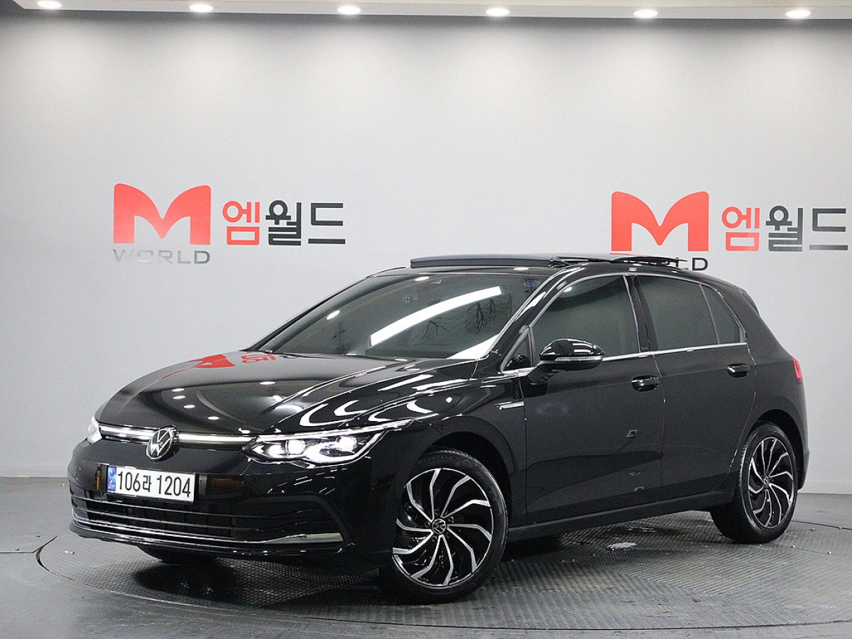 VOLKSWAGEN GOLF 2024