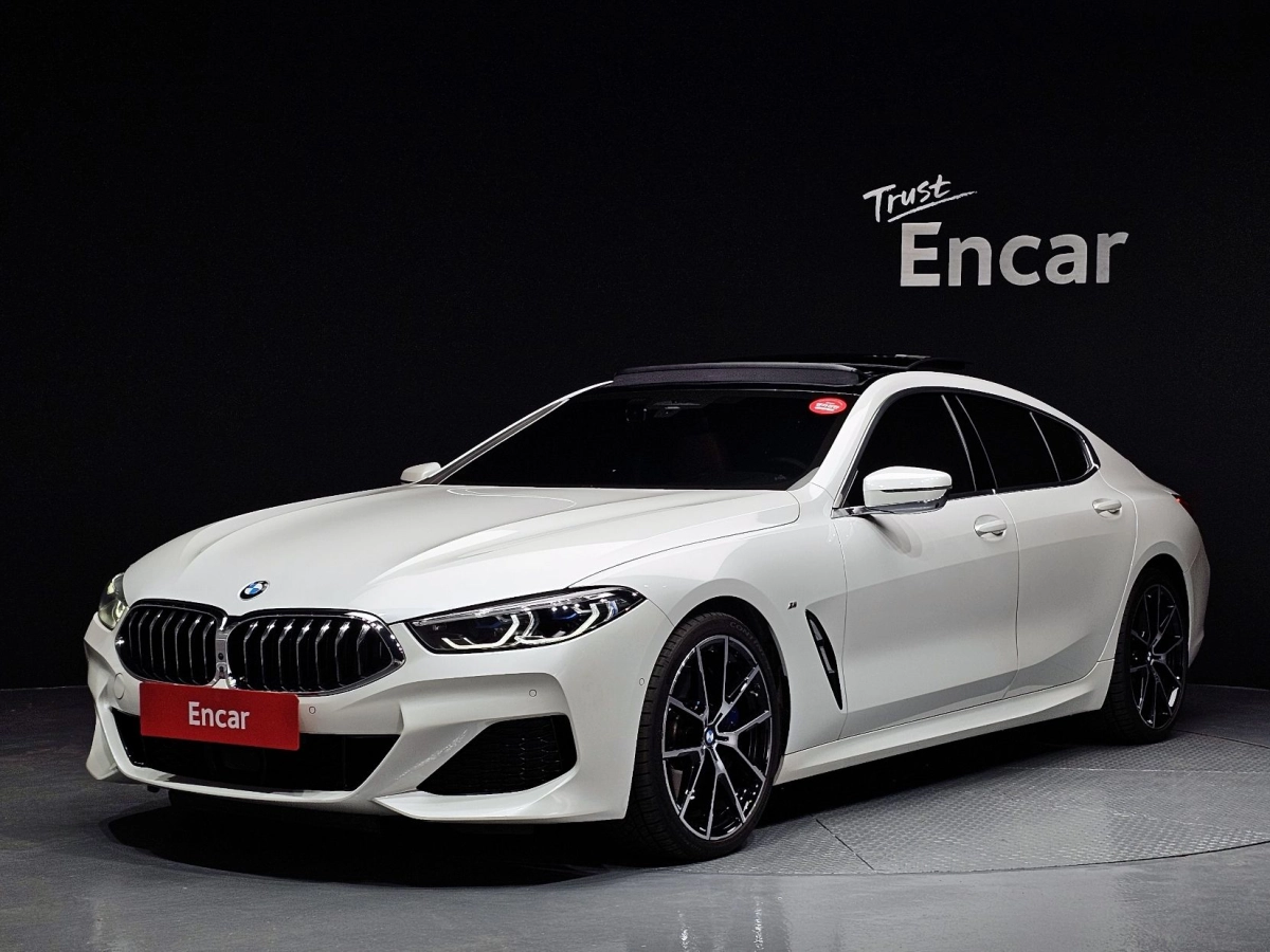 BMW 8-SERIES G15 2021