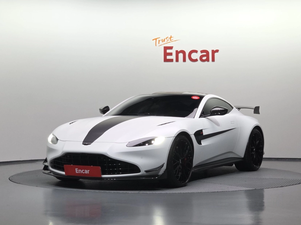 ASTON MARTIN VANTAGE  2022