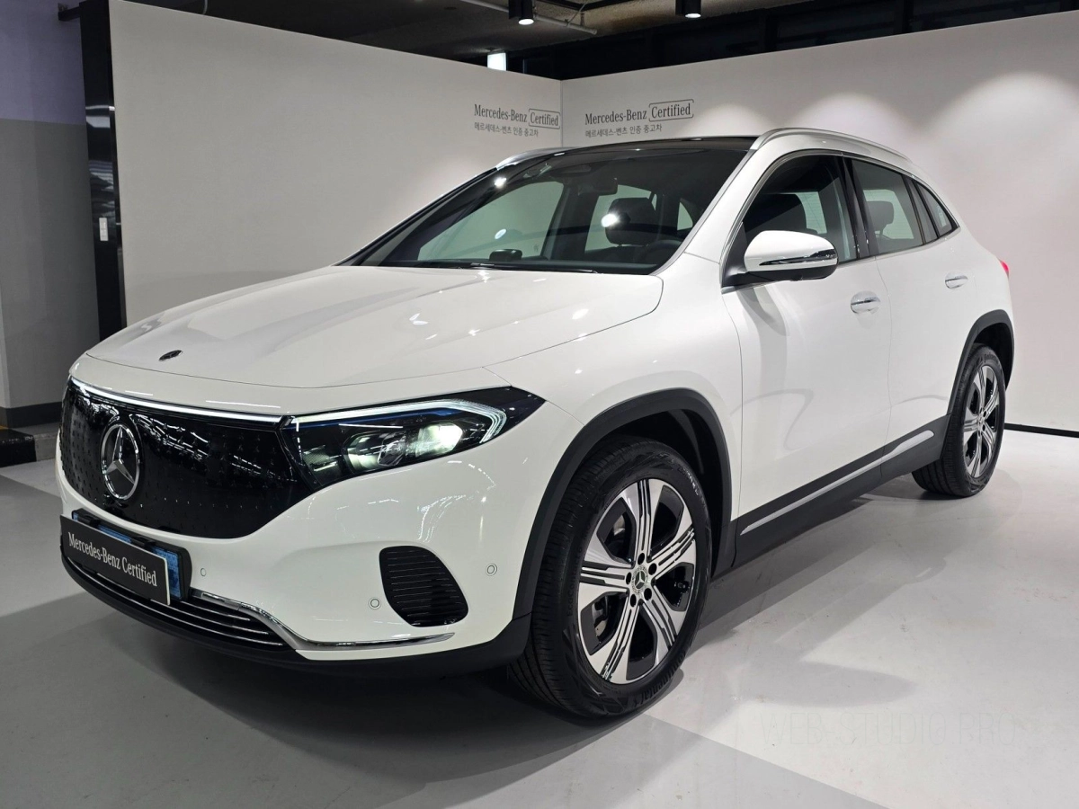 MERCEDES BENZ EQA H243