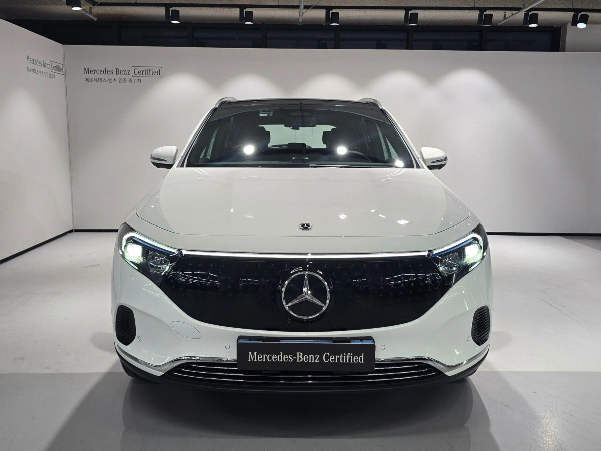 MERCEDES BENZ EQA H243