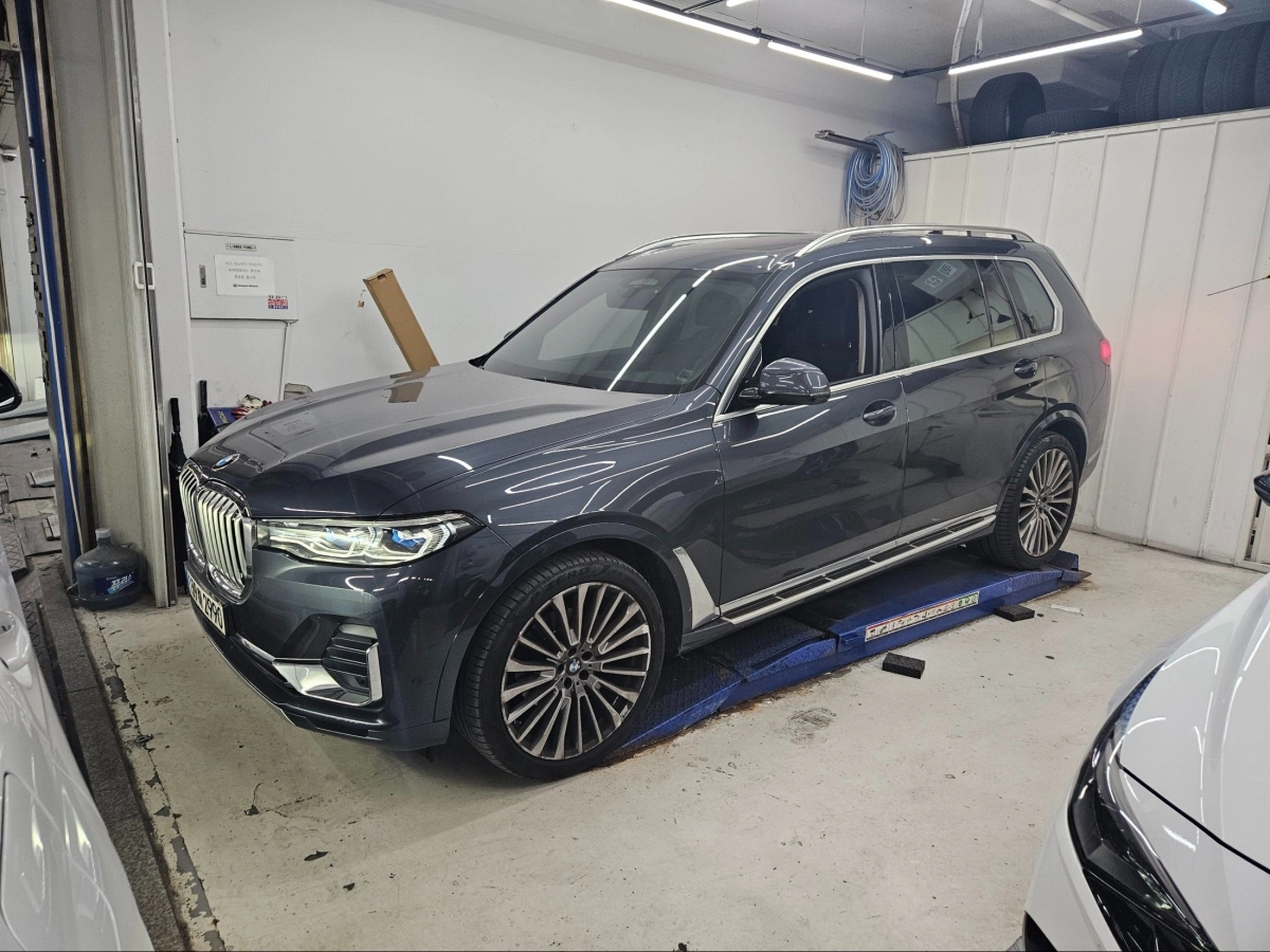 BMW X7 G07