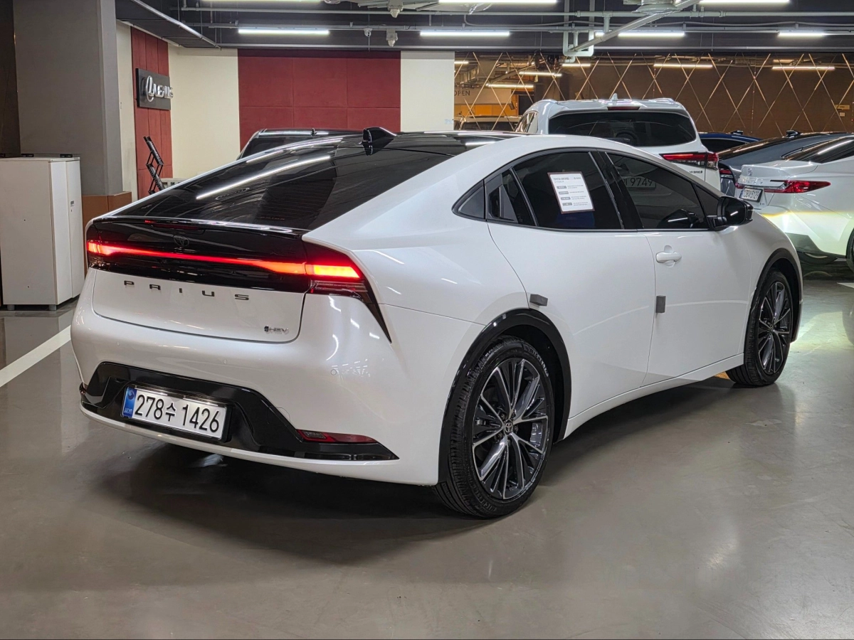 TOYOTA PRIUS