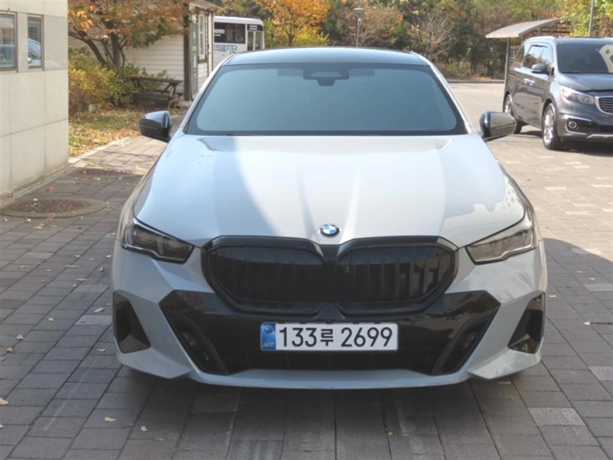 BMW 5-SERIES G60