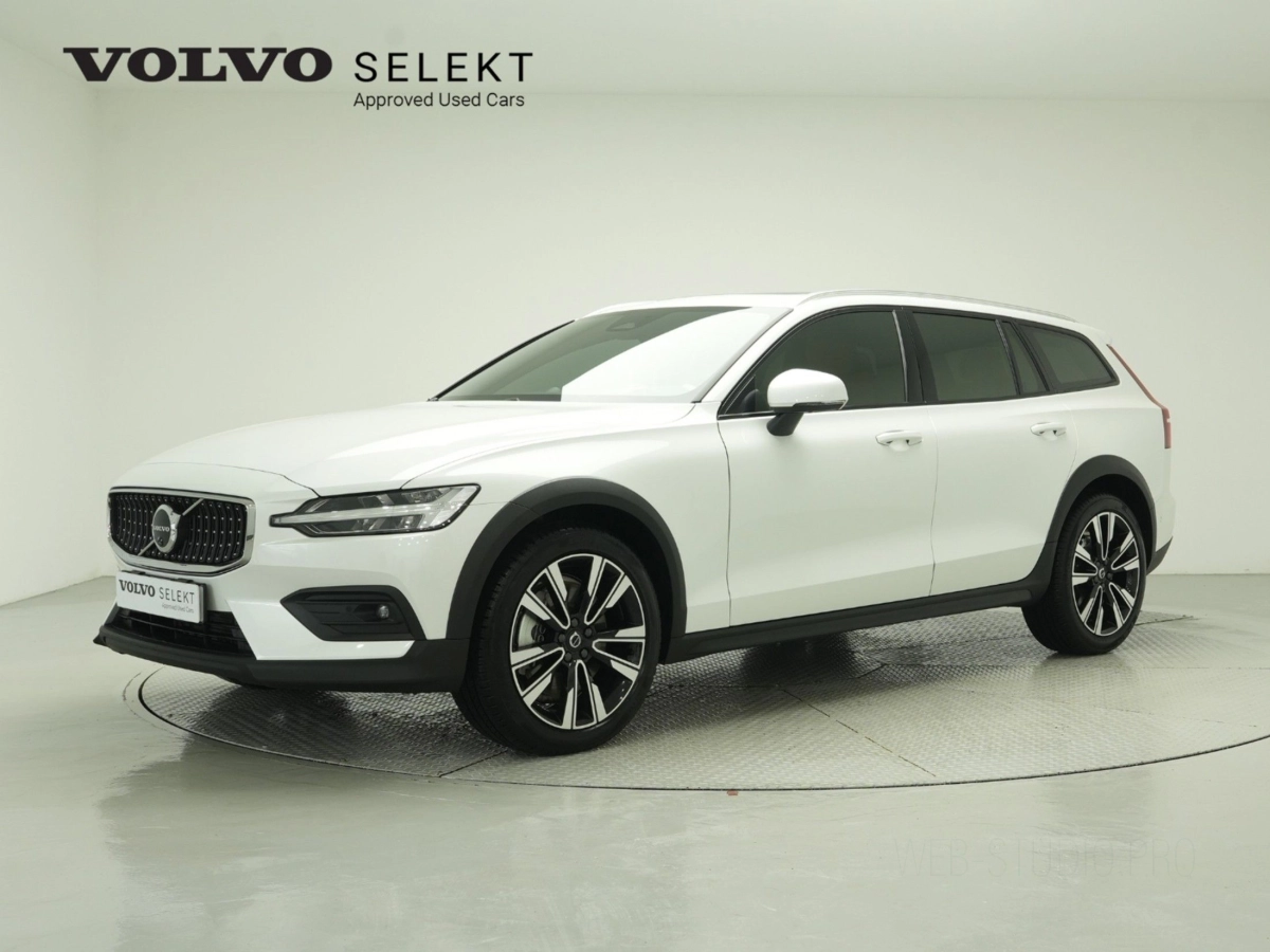 VOLVO V60 CROSS COUNTRY