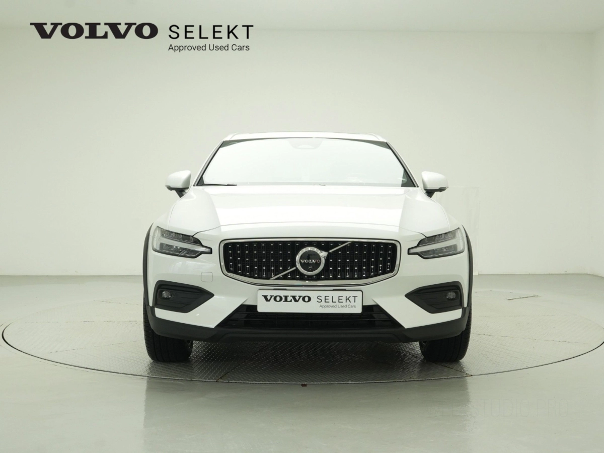 VOLVO V60 CROSS COUNTRY