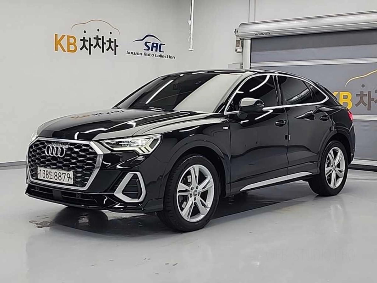 AUDI Q3 F3