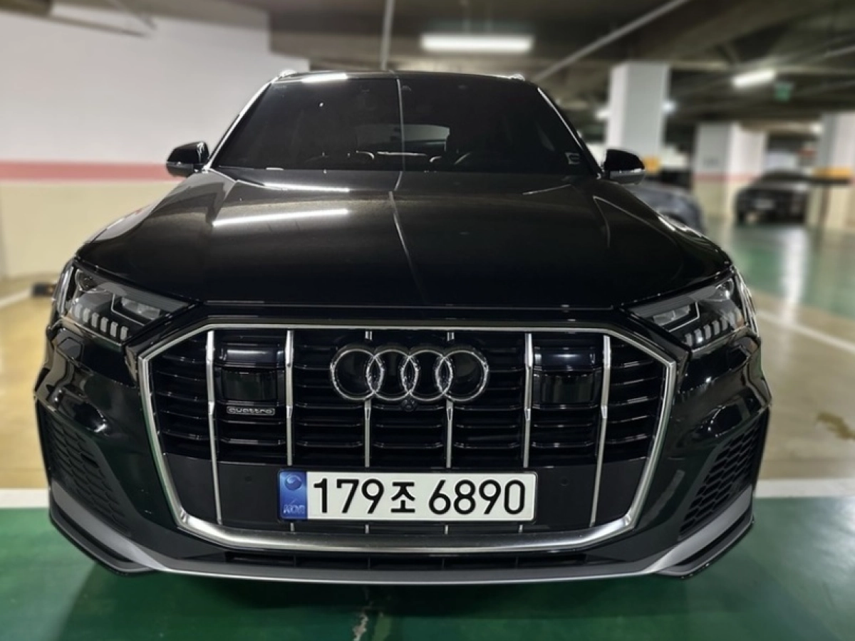 AUDI Q7 4M