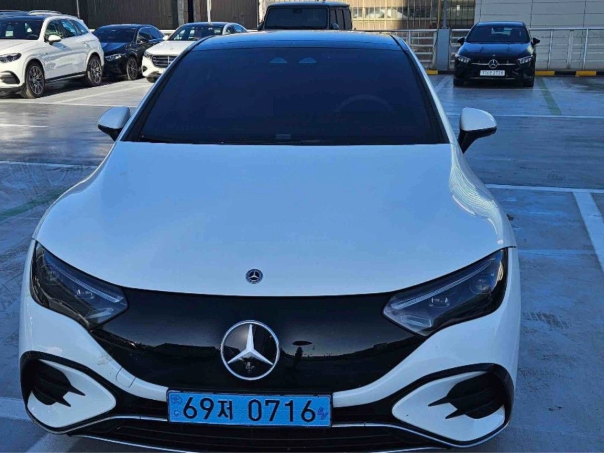 MERCEDES BENZ EQE V295