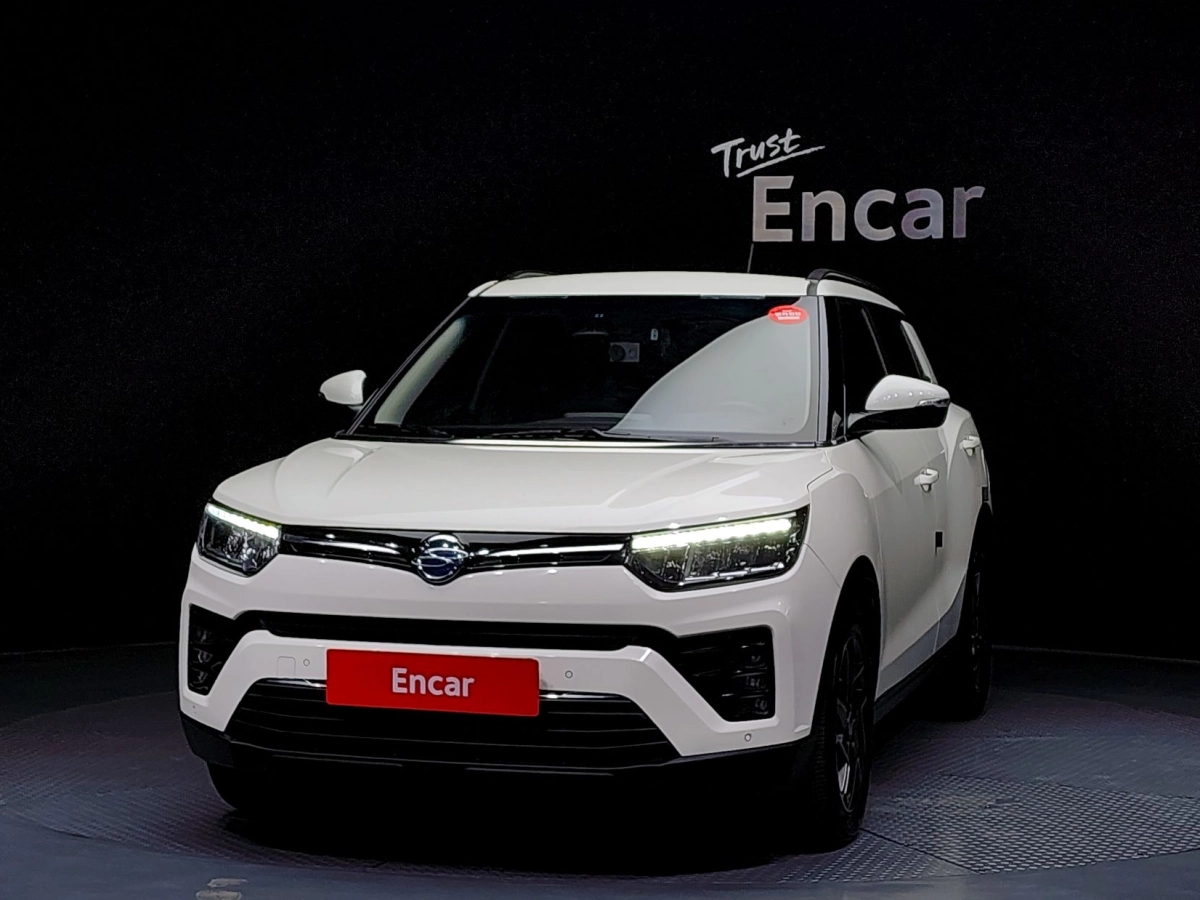 SSANGYONG TIVOLI VERY NEW