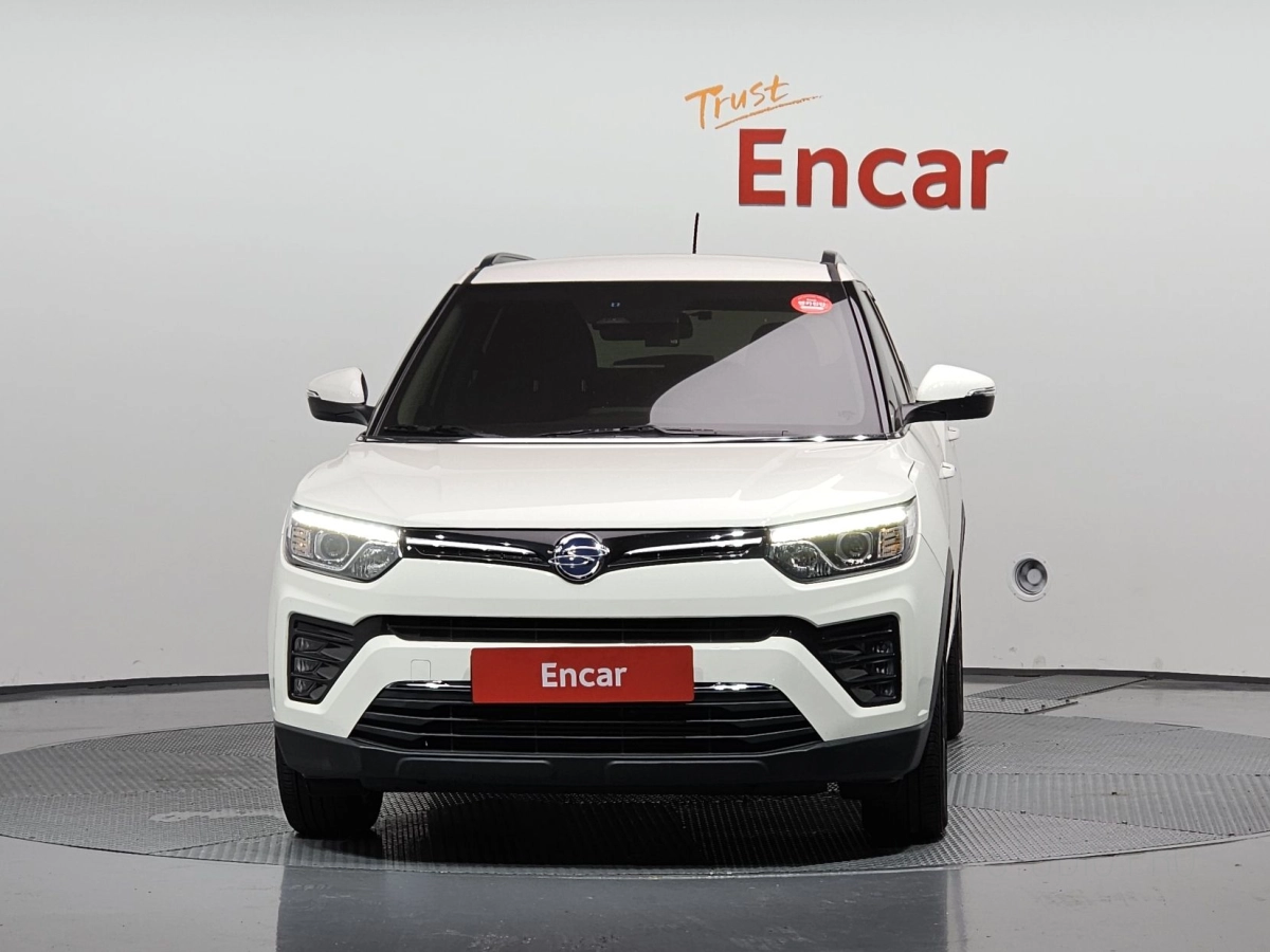 SSANGYONG TIVOLI VERY NEW