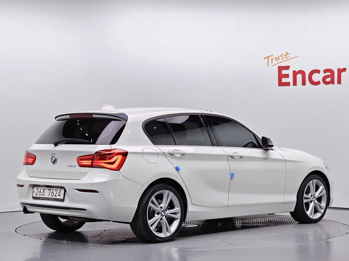 BMW 1-SERIES F20
