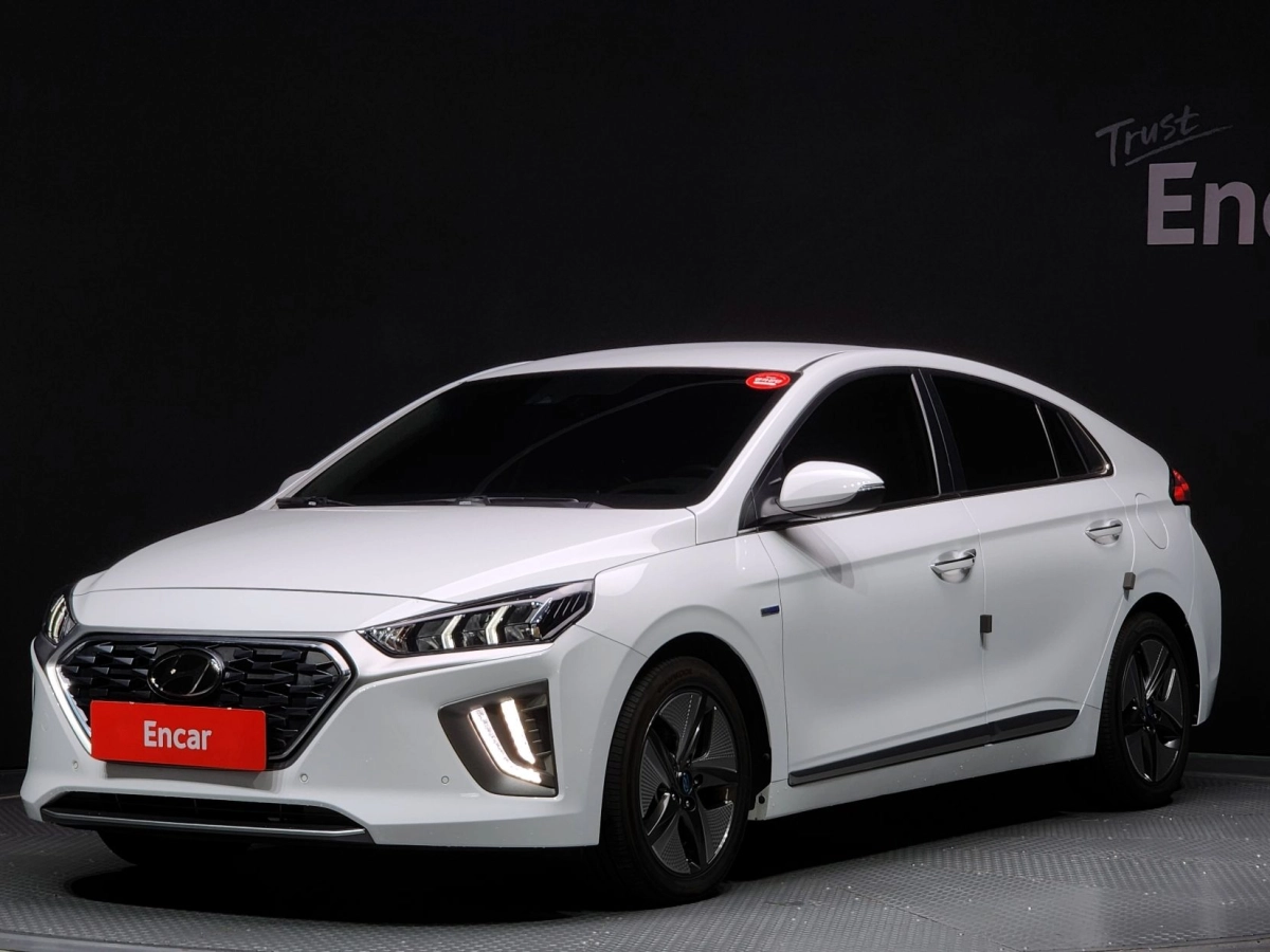 HYUNDAI IONIQ HYBRID