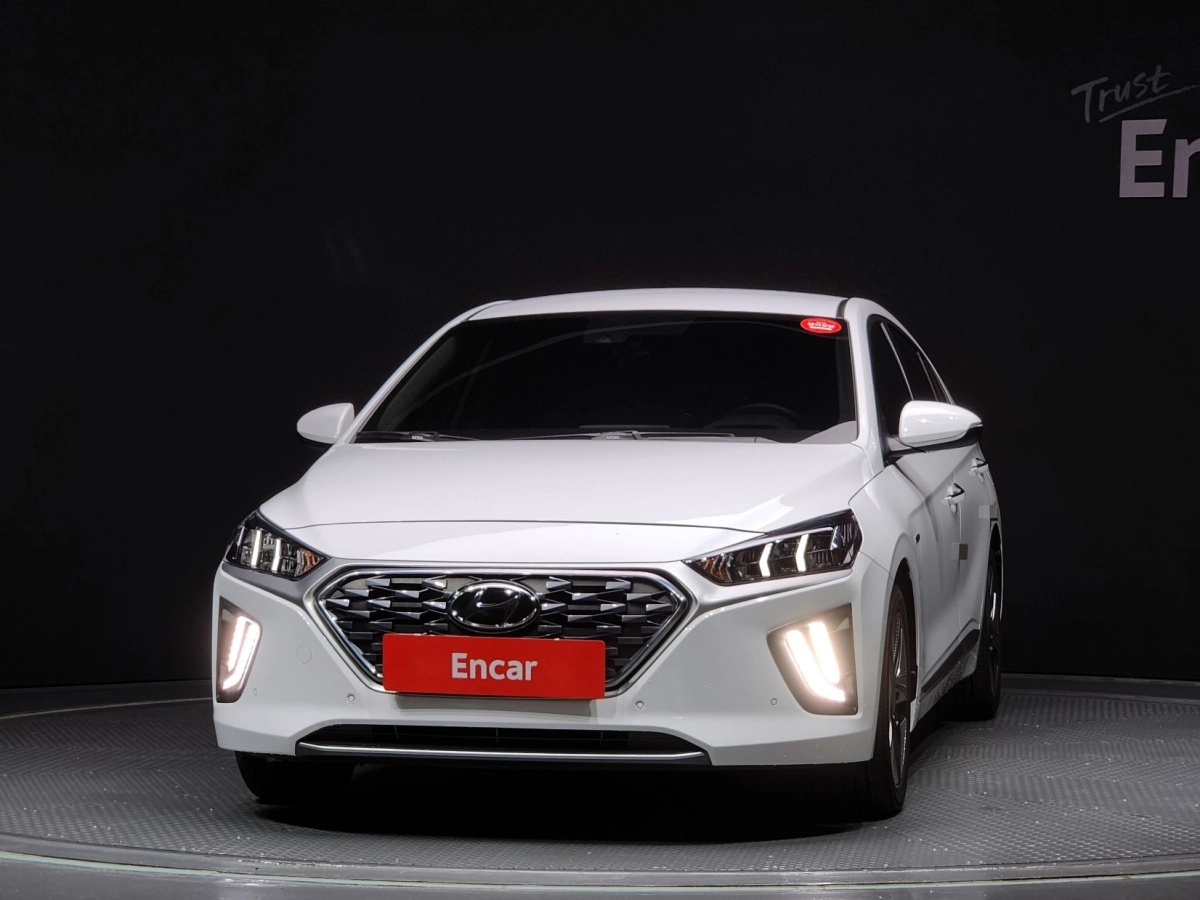 HYUNDAI IONIQ HYBRID