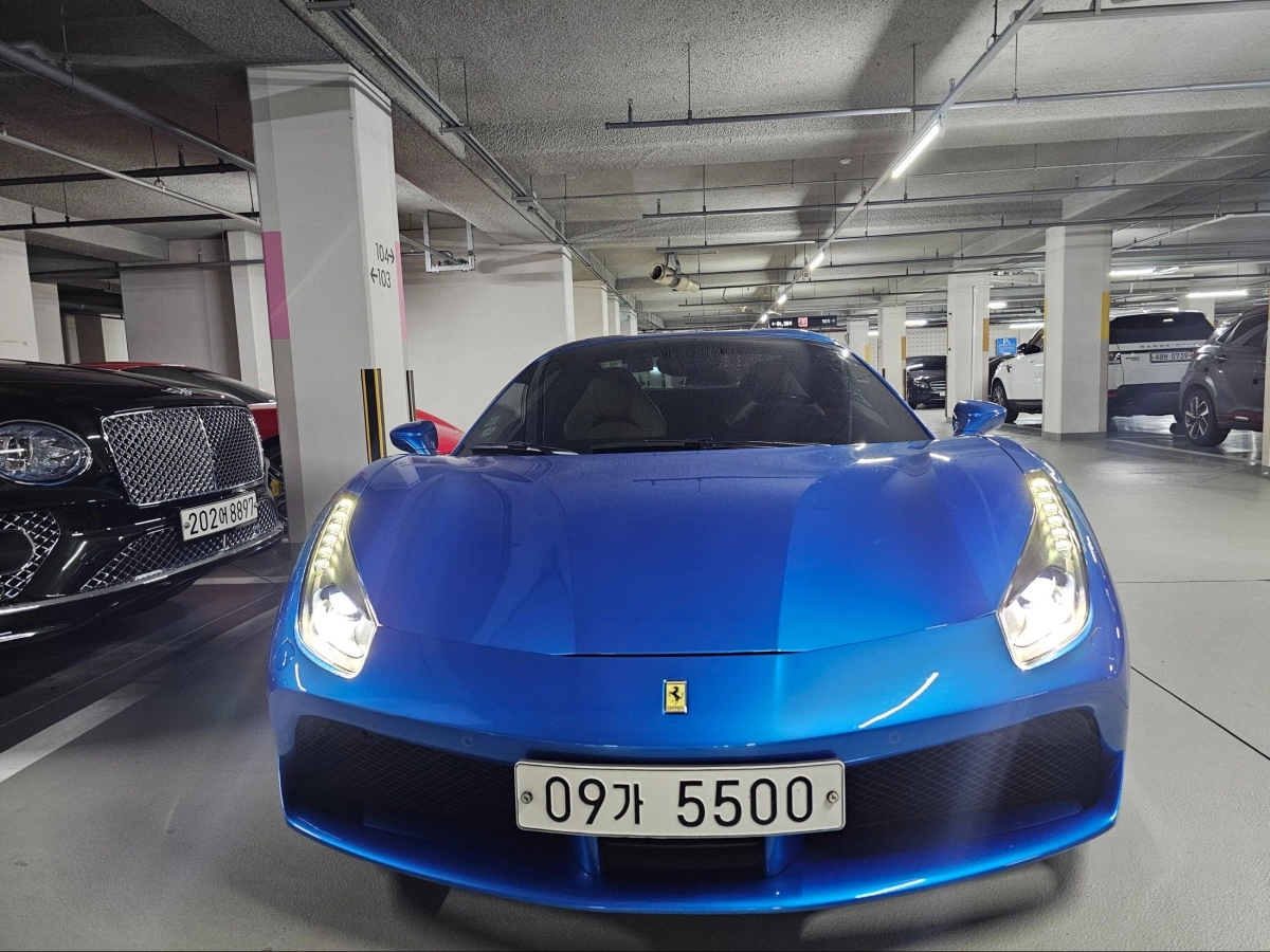 FERRARI 488 SPIDER