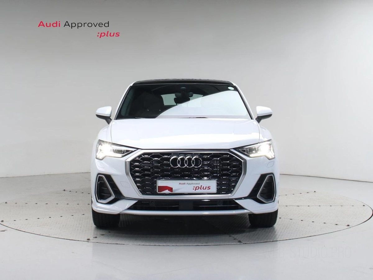AUDI Q3 F3