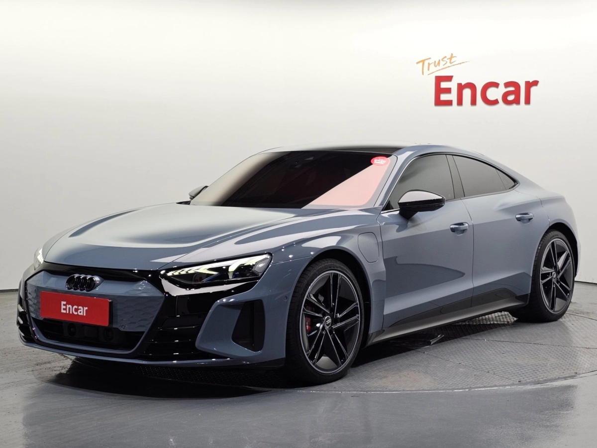 AUDI RS E-TRON  2023
