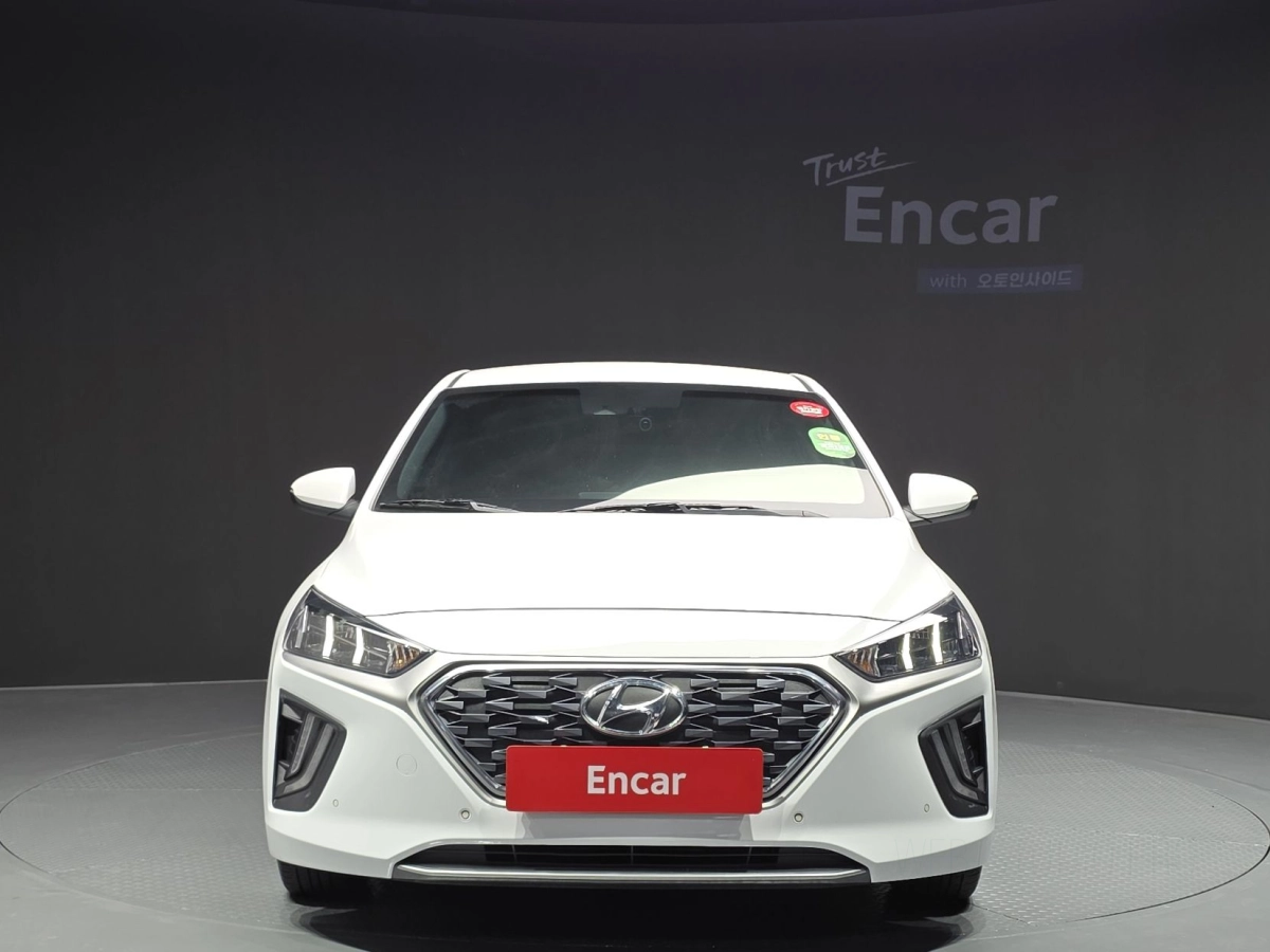 HYUNDAI IONIQ HYBRID