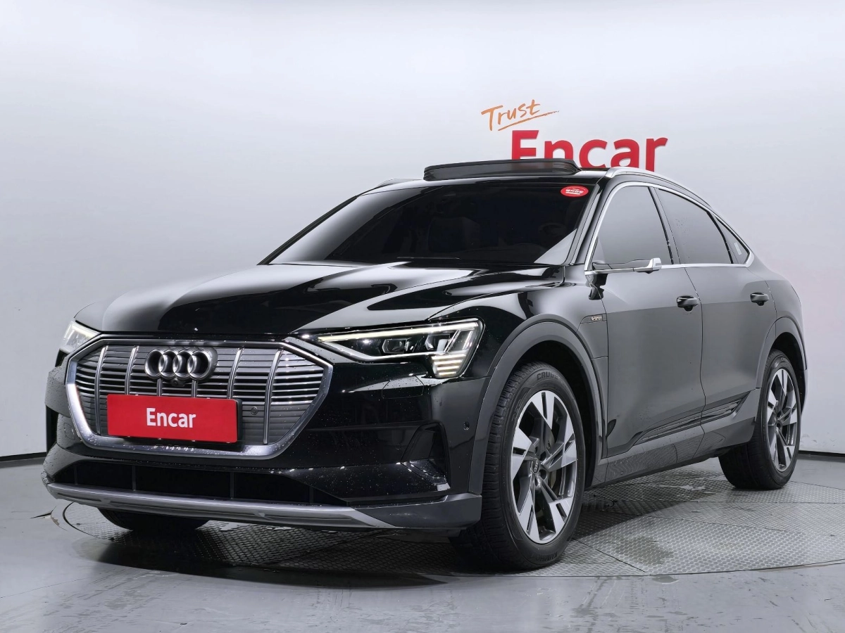 AUDI E-TRON  2022