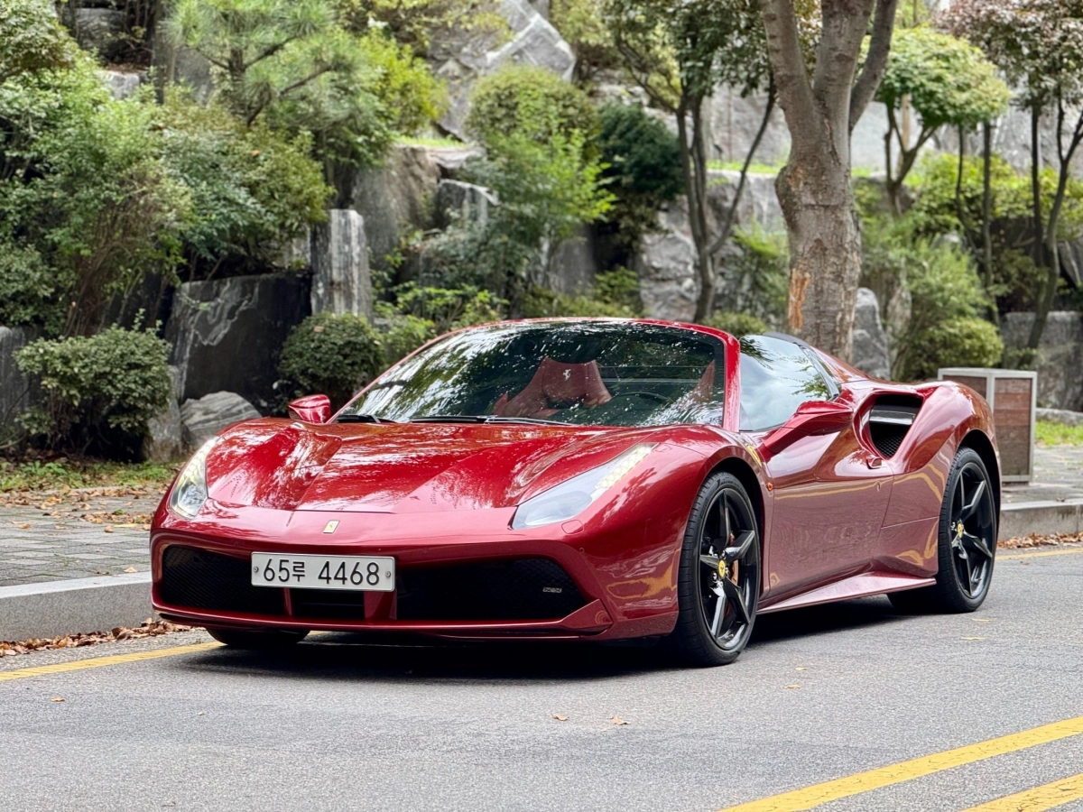 FERRARI 488 SPIDER