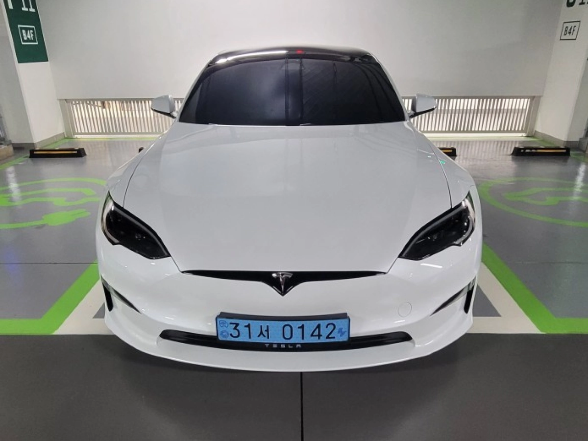 TESLA MODEL S