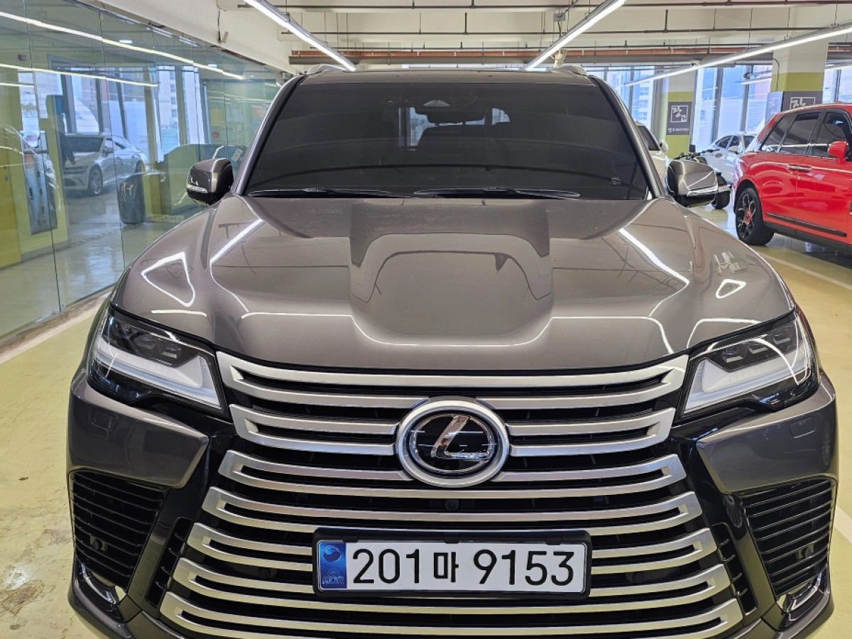LEXUS LX