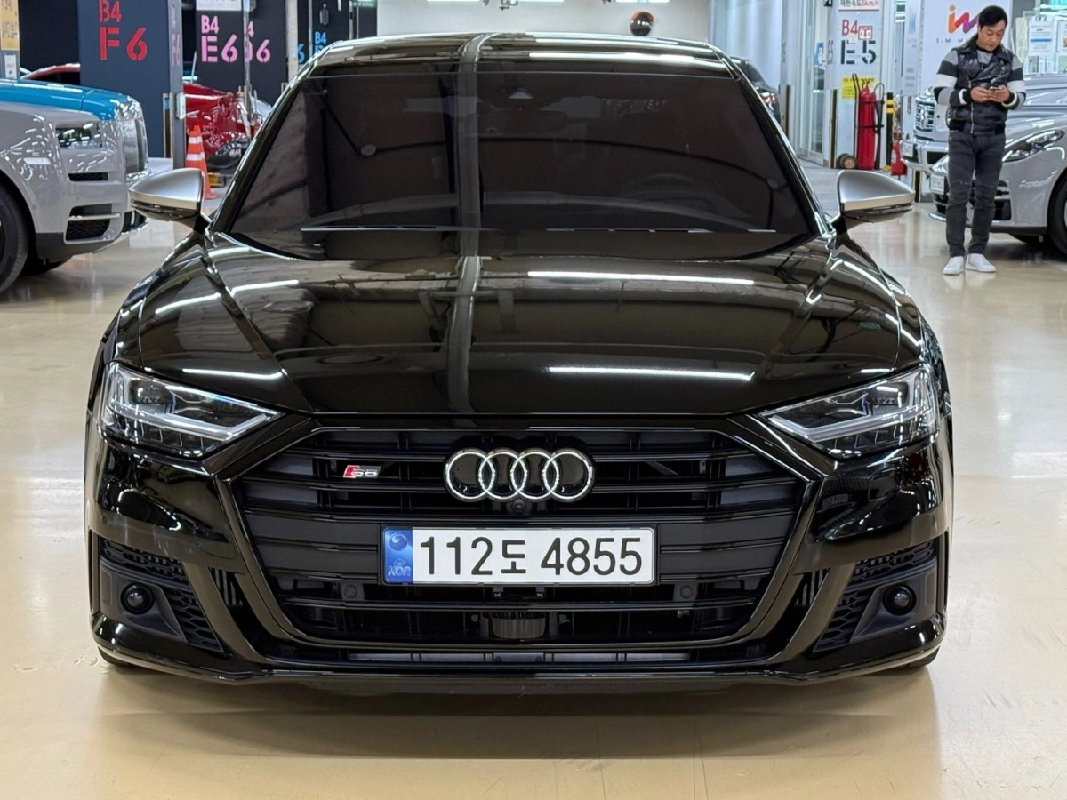 AUDI S8 D5