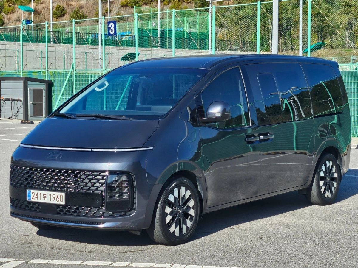HYUNDAI STARIA 2024