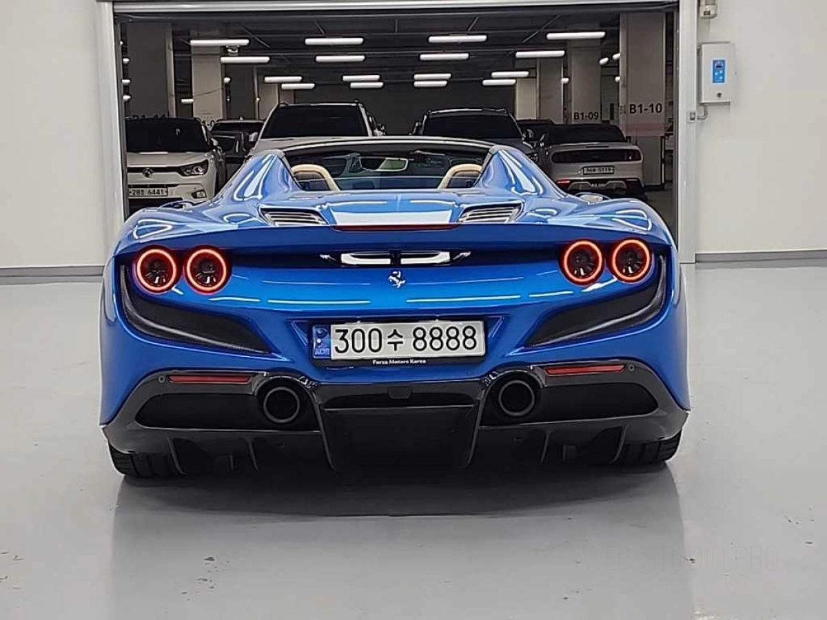 FERRARI F8 SPIDER