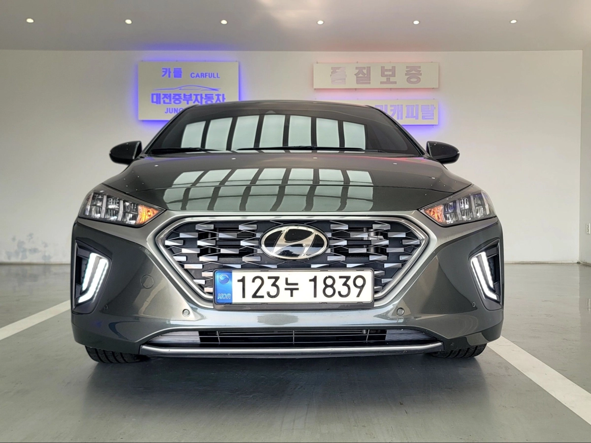 HYUNDAI IONIQ HYBRID