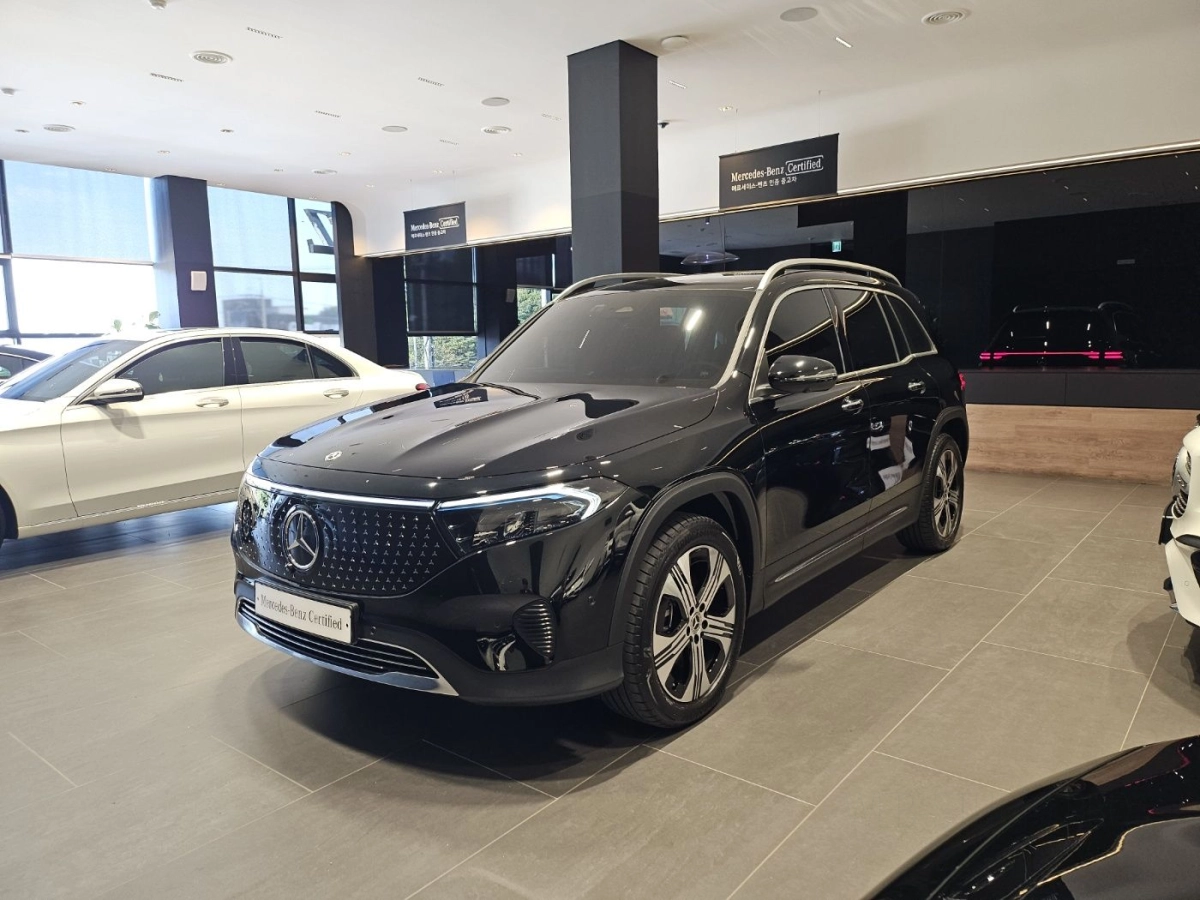 MERCEDES BENZ EQB X243  2025