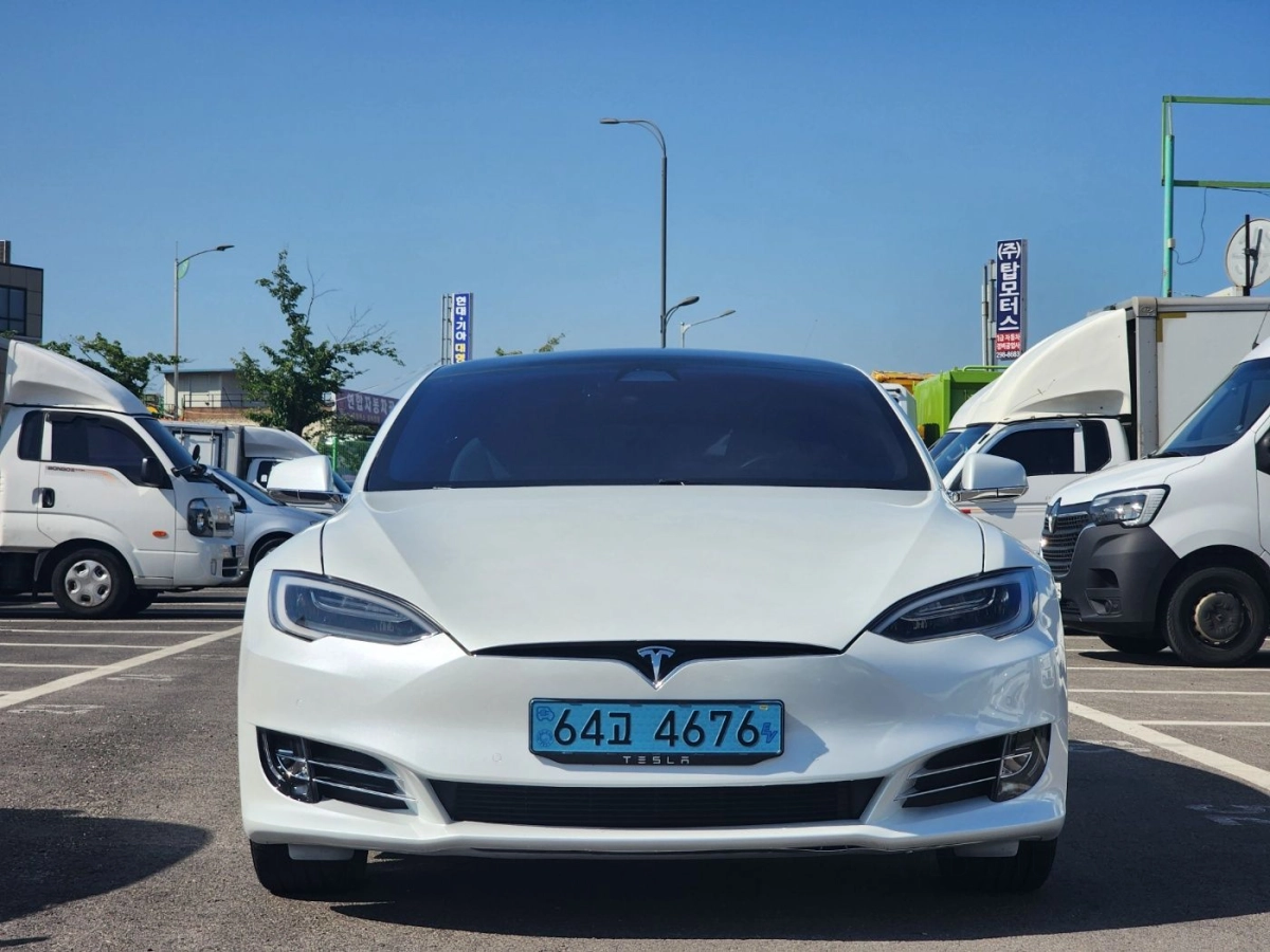TESLA MODEL S