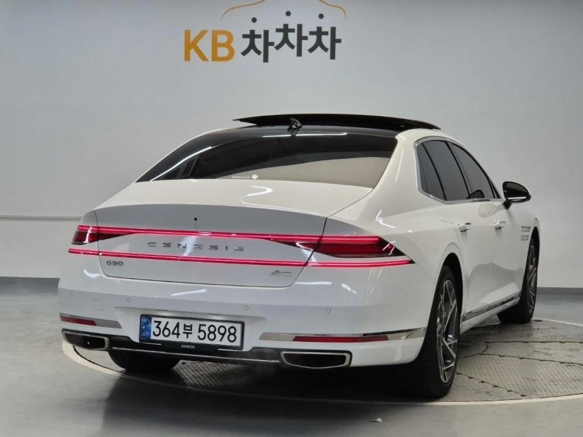 GENESIS G90 RS4