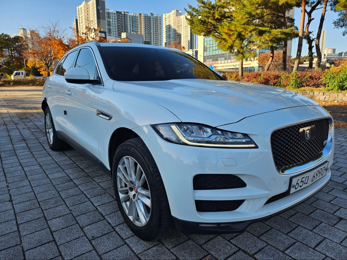 JAGUAR F-PACE