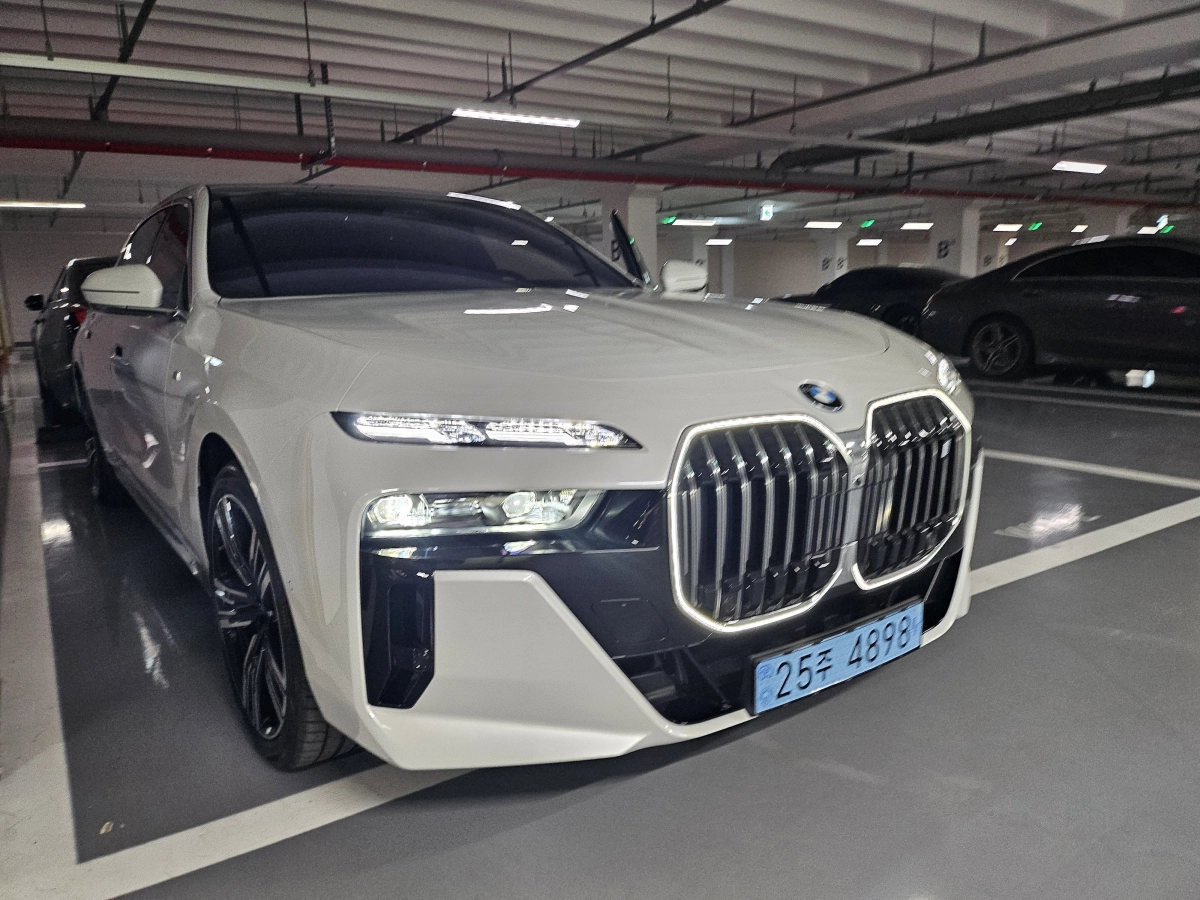 BMW I7 G70