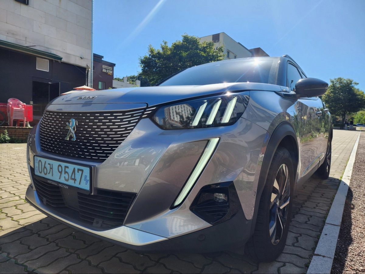 PEUGEOT E-2008  2020