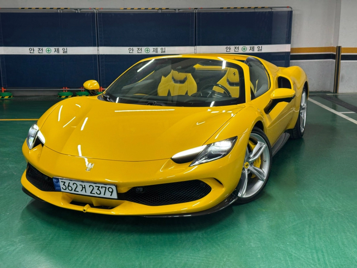 FERRARI 296 GTS  2023